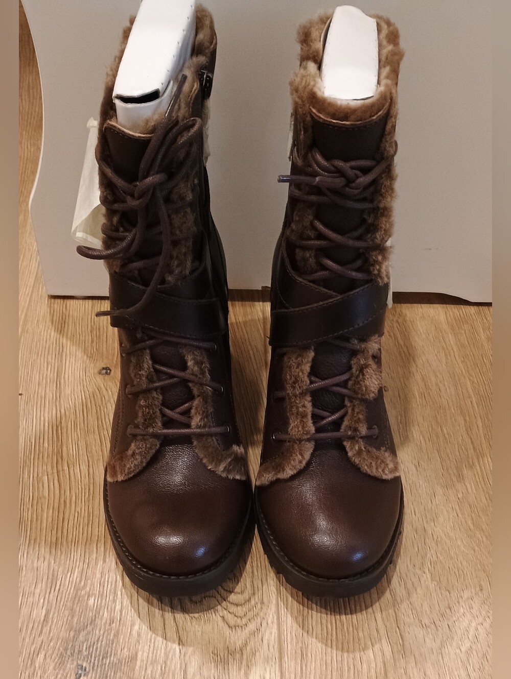 New In Box UGG Ingrid Boots Fur Trim Lace Up Brown Size 9 Fall Winter